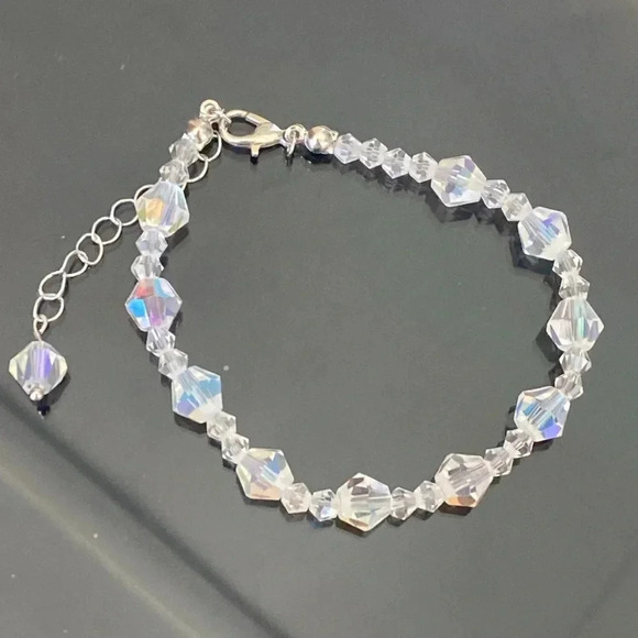 Aurora Borealis Conical Crystal Bead Bracelet - Picture 2 of 3